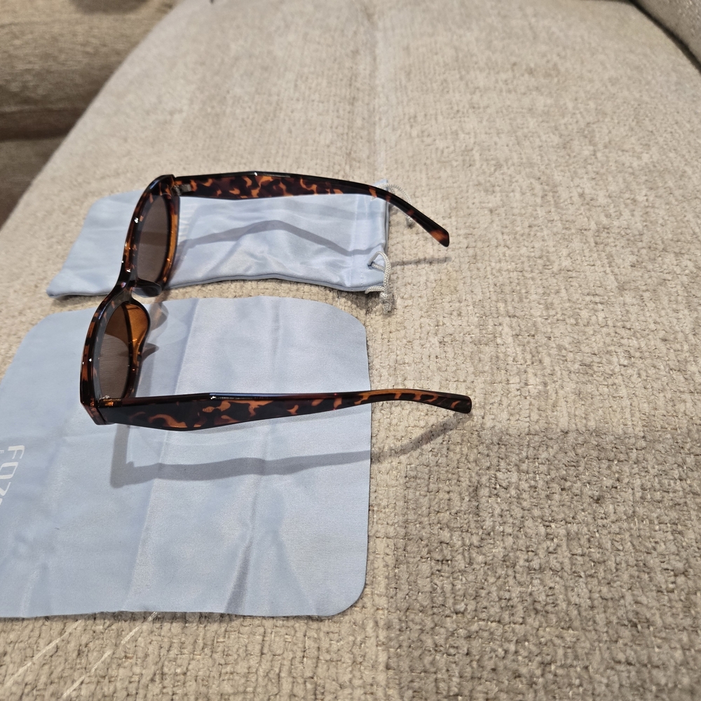 Tortoise Shell Cat Eye Sunglasses - Picture 5 of 7